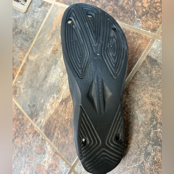 *BOGO* Eligible! LEFT ONLY, Really good condition Under Armour Slide, Men’s 13 - Picture 2 of 3